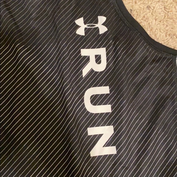 Under armour running tank!🏃🏽‍♀️🏃🏽‍♀️ - Picture 2 of 3
